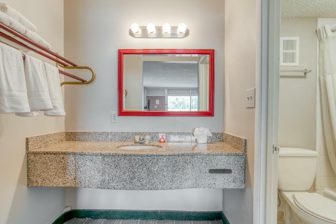 Bayside Inn Pinellas Park - Clearwater Ngoại thất bức ảnh