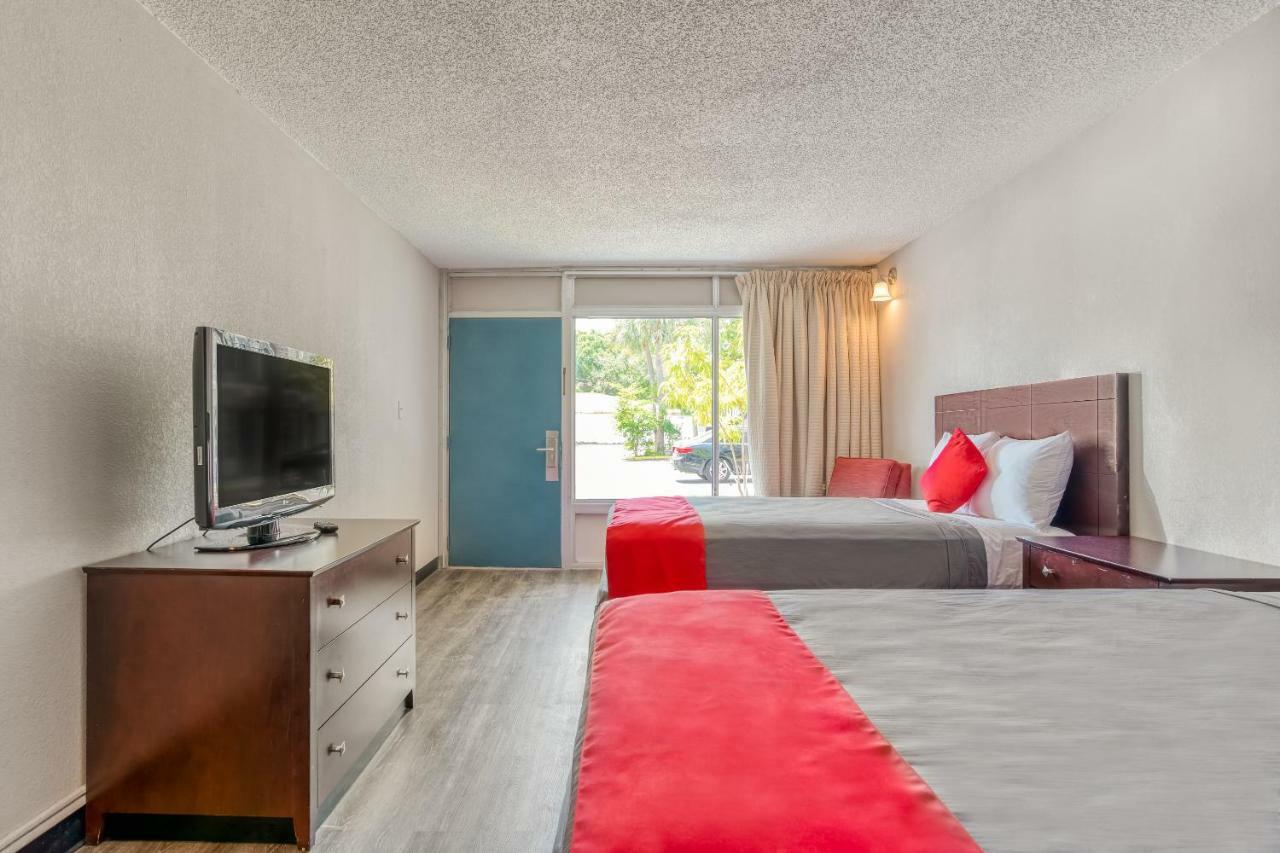 Bayside Inn Pinellas Park - Clearwater Ngoại thất bức ảnh